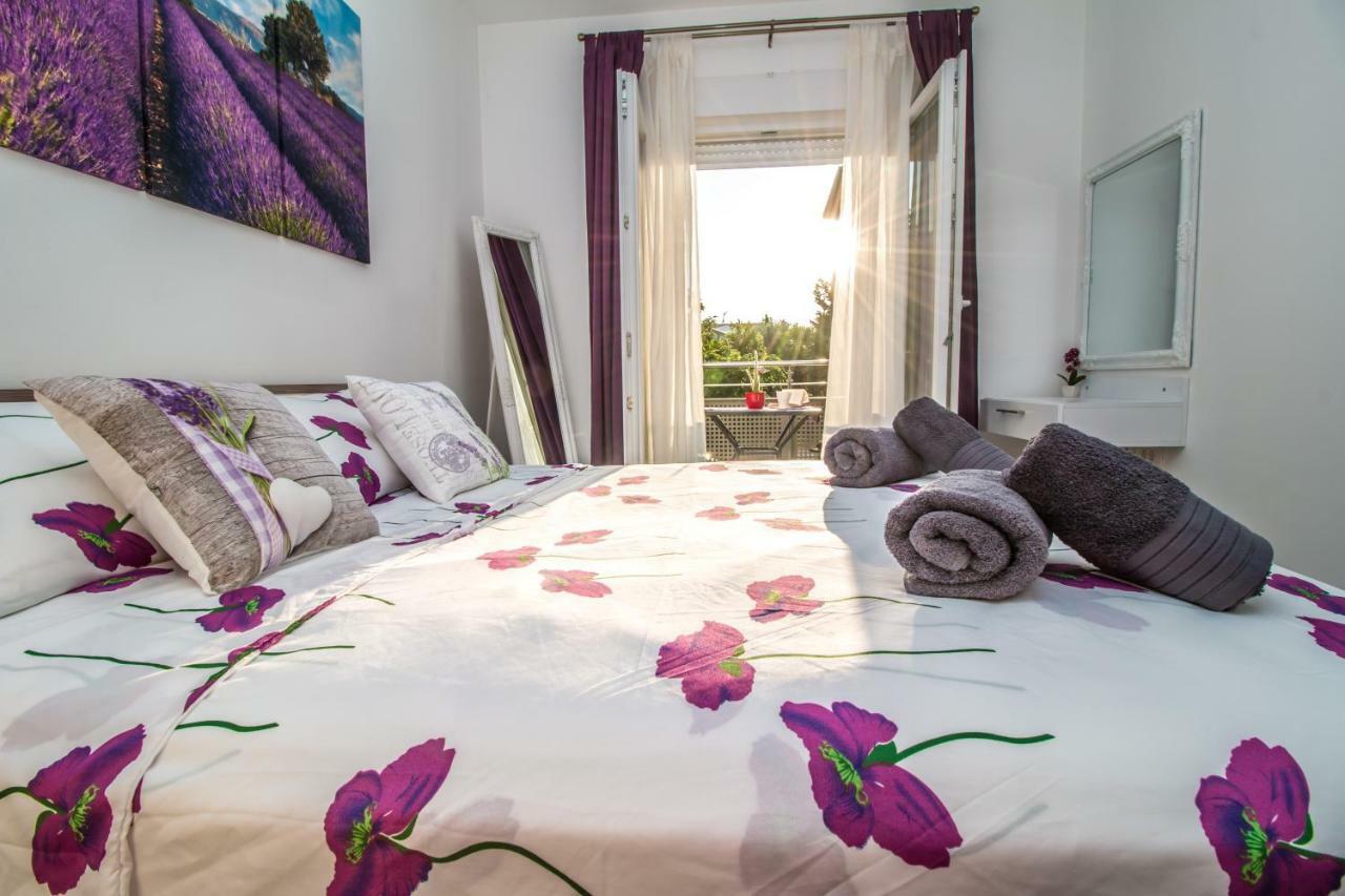 Sunny Point Apartment โรวีน ภายนอก รูปภาพ
