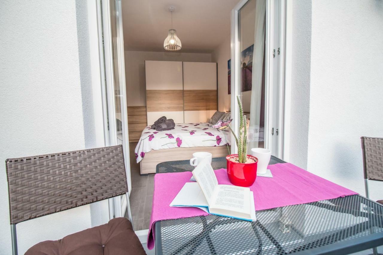 Sunny Point Apartment โรวีน ภายนอก รูปภาพ