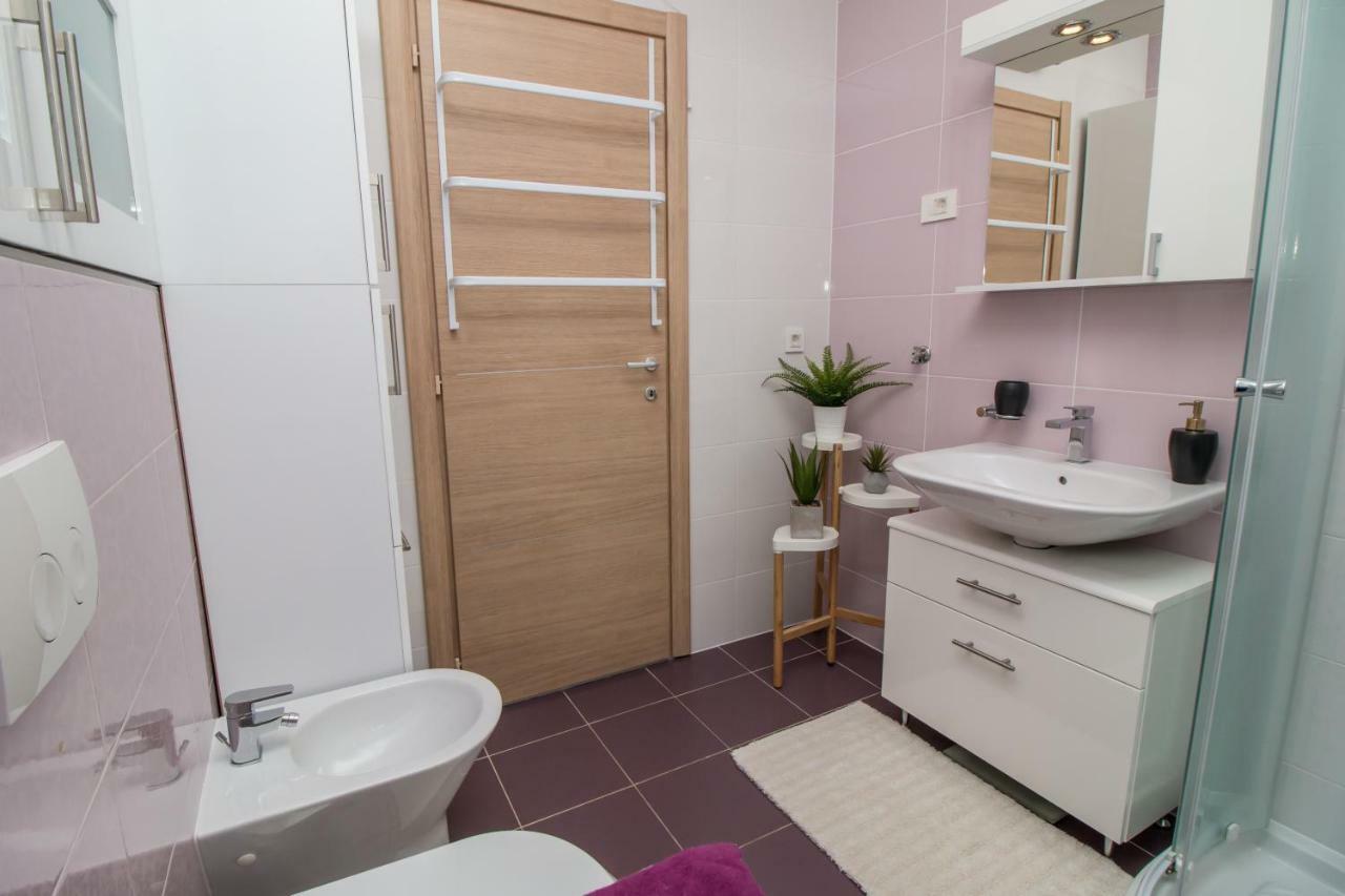 Sunny Point Apartment โรวีน ภายนอก รูปภาพ