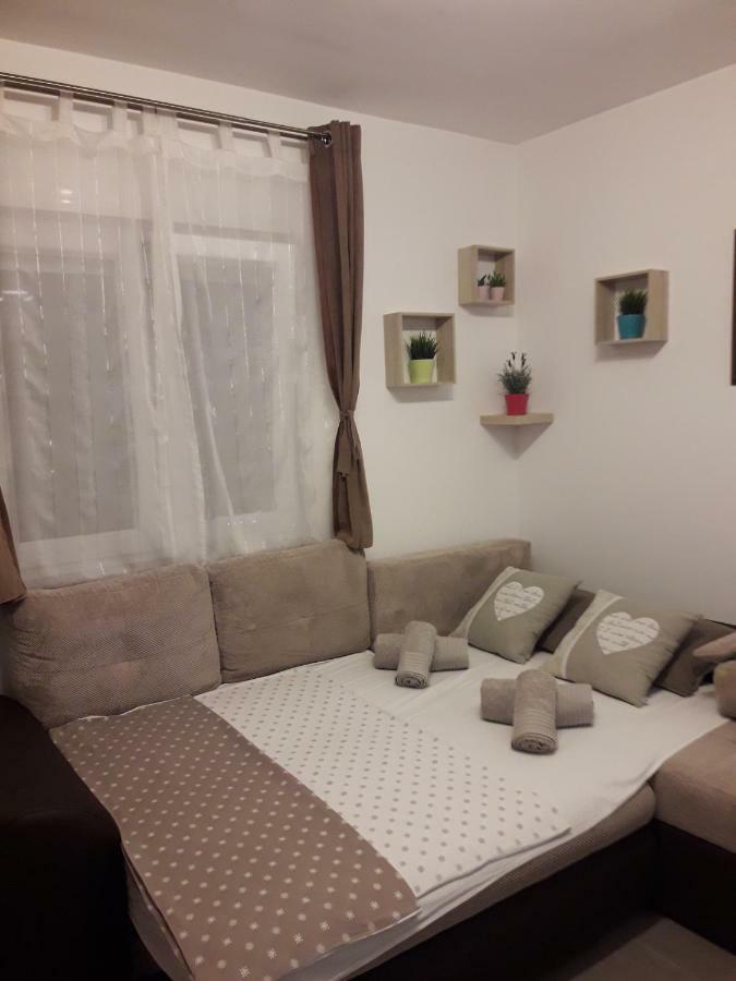 Sunny Point Apartment โรวีน ภายนอก รูปภาพ